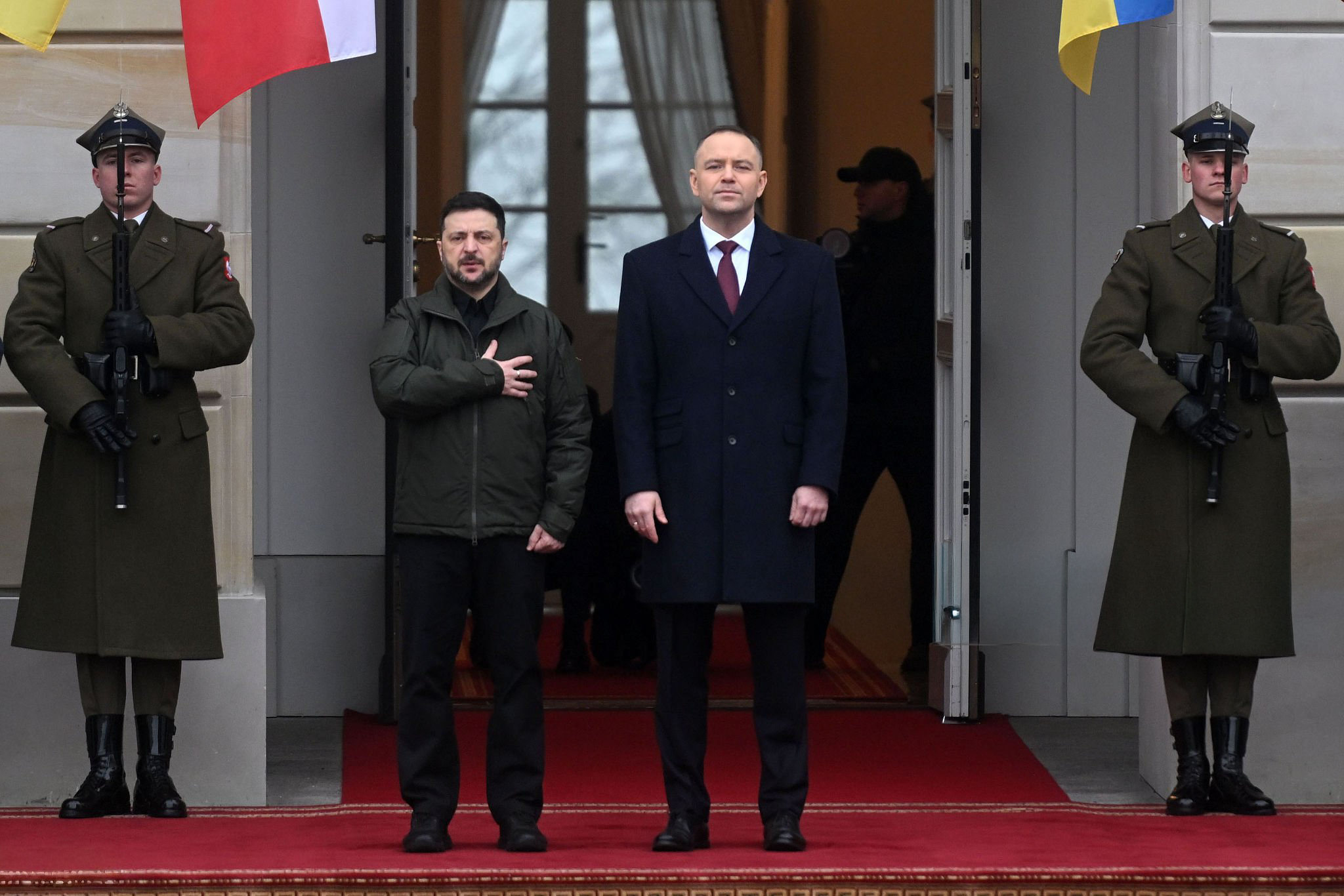 Официальная встреча Кароля Навроцкого с Владимиром Зеленским в Варшаве Официальная встреча Кароля Навроцкого с Владимиром Зеленским в Варшаве
